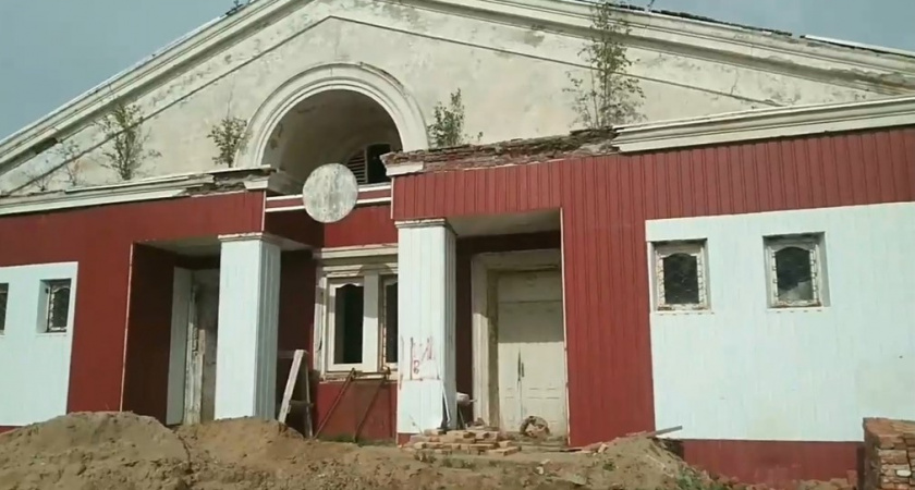 "Разруха посреди посёлка": на Войвоже местные депутаты не хотят восстанавливать здание