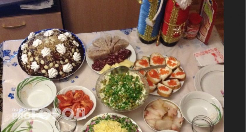 Россияне поделились, какие блюда и напитки будут на новогоднем столе