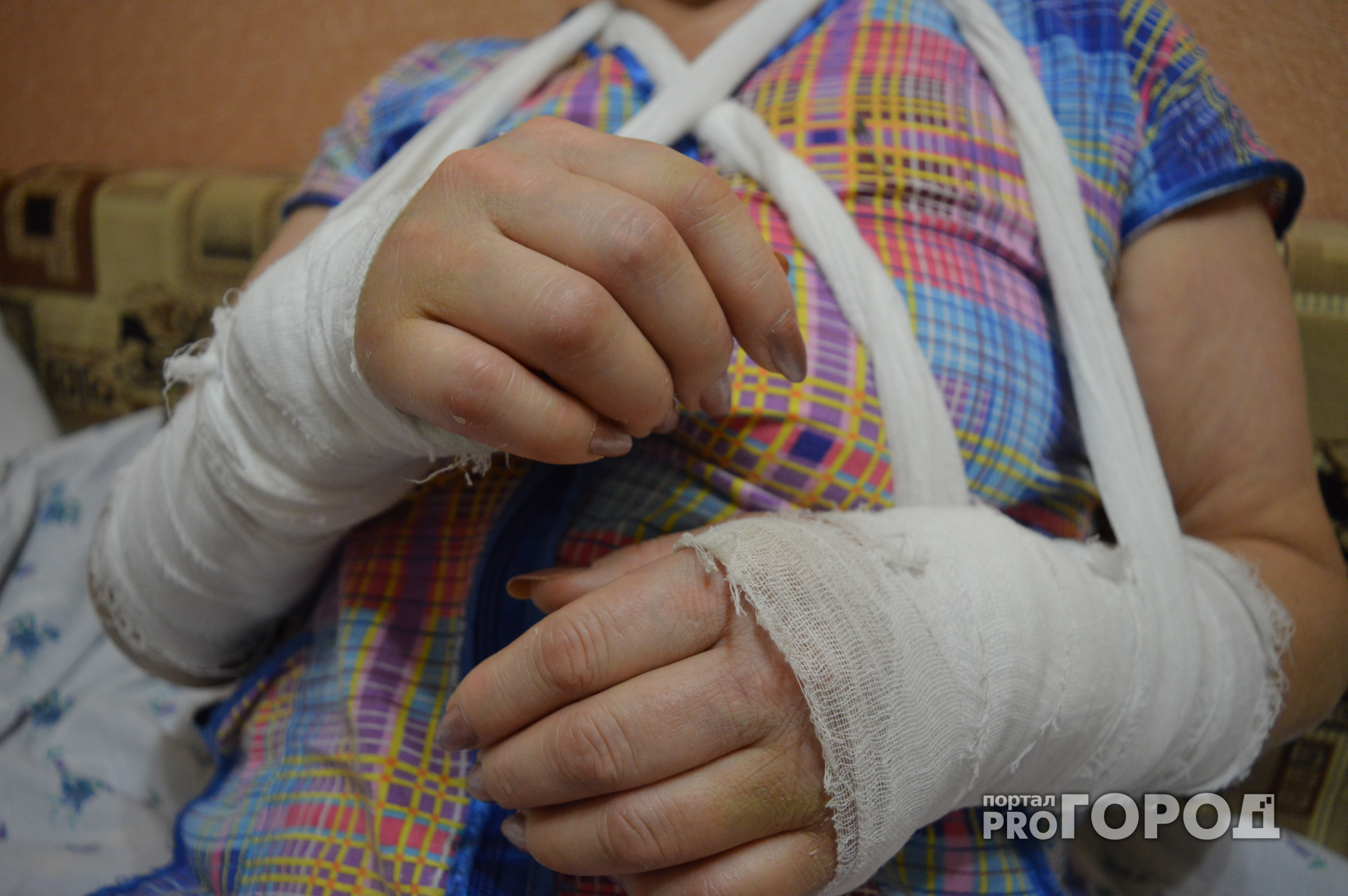 В Княжпогостской больнице женщине со сломанной рукой пришлось заполнять бланки