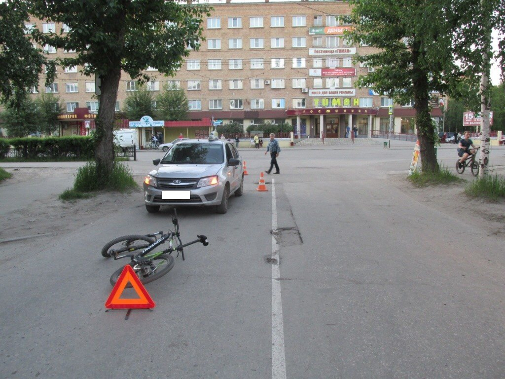 В центре Ухты сбили велосипедиста