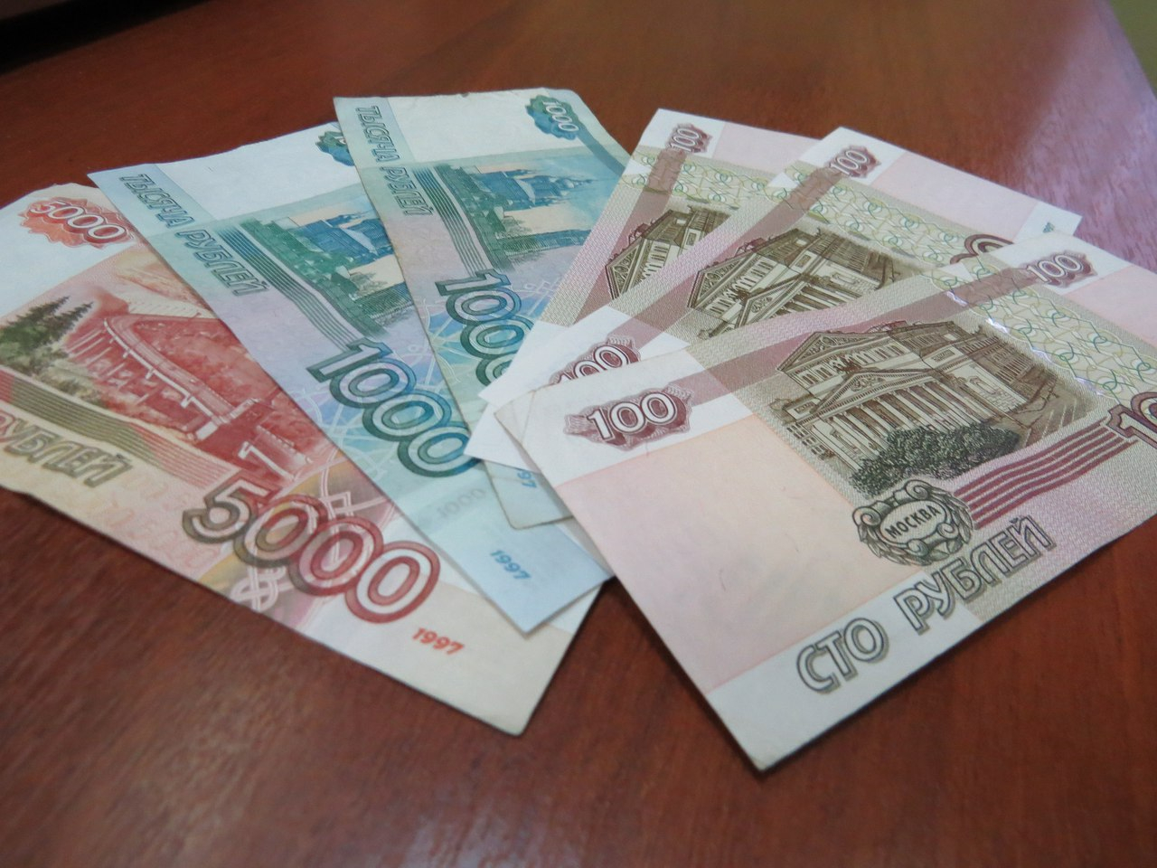 В Коми предприятие задолжало работникам 10,5 миллионов рублей