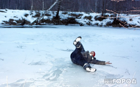 "Внимание! Тонкий лед": 5 простых правил поведения на водоемах в зимнее время