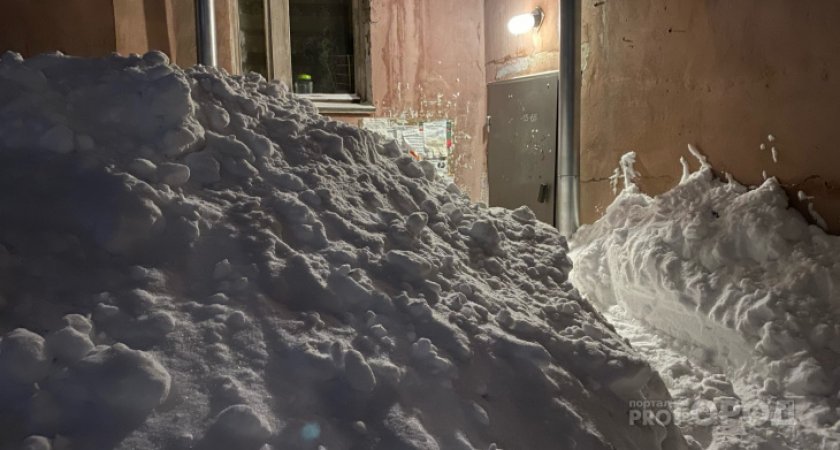 "Запасайтесь лопатами!": Ухту занесет снегами