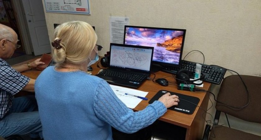 В Коми открыли компьютерный клуб для пожилых людей