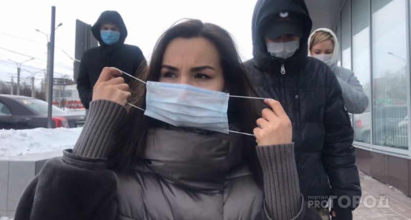 Жительница Ухты получила штраф за отказ надевать маску