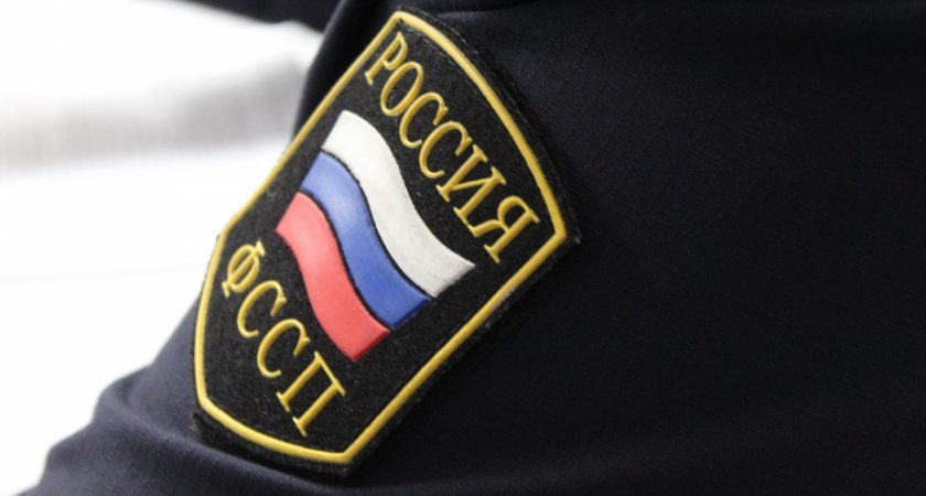 В Ухте приставы взыскали с дорожной компании 100 тыс. рублей компенсации за моральный вред