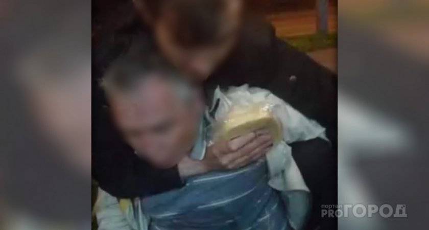 Житель Коми избил пенсионера, а после пырнул полицейского ножом