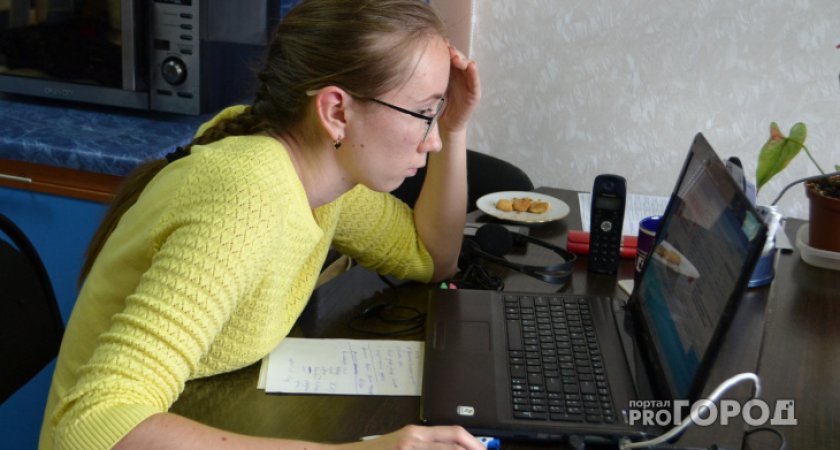 Россиянам рассказали, в каком случае сейчас могут смотреть личные переписки