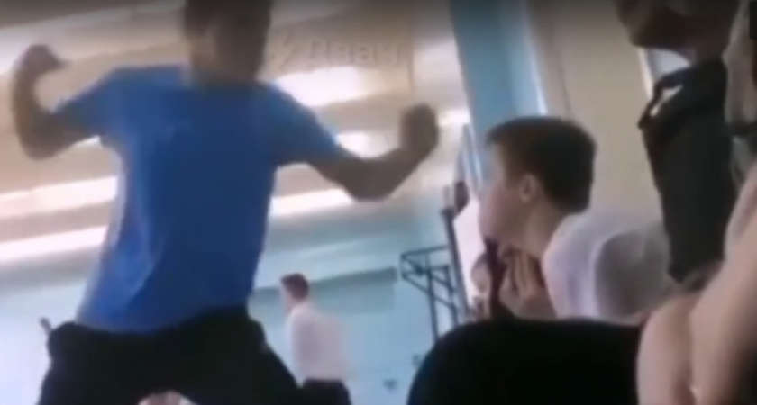 В Коми учитель кидался на ученика и матом грозился его ударить