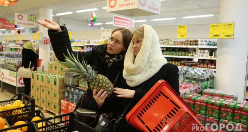 За неделю в Коми подорожали сосиски, топливо и детское питание