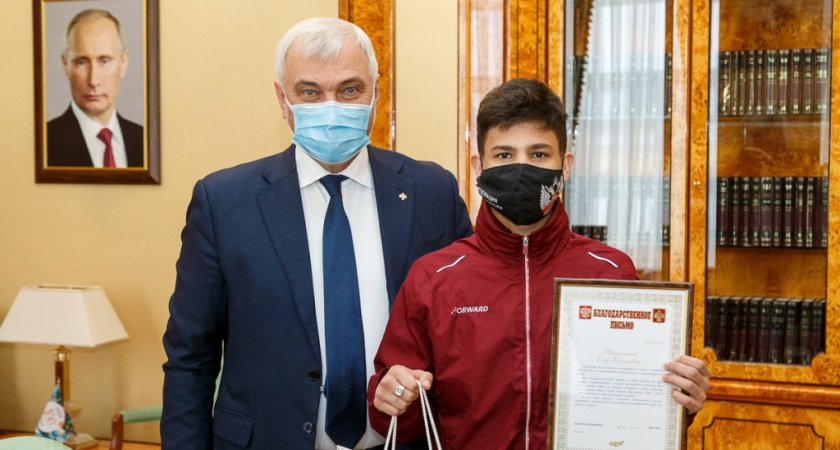 Уйба назвал победу на первенстве Европы юного боксера из Сосногорска подарком республике