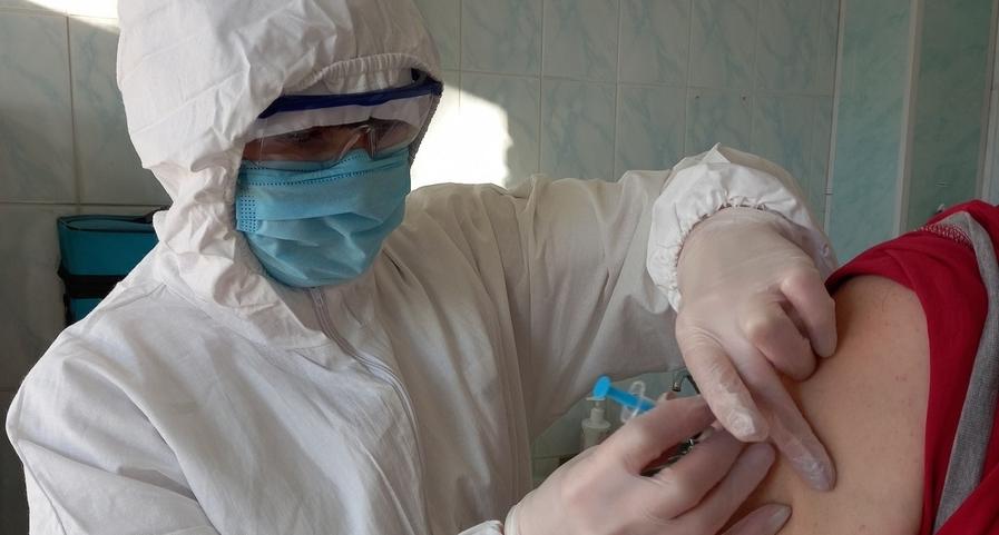 Названы сроки, когда будет разработана "подростковая вакцина"