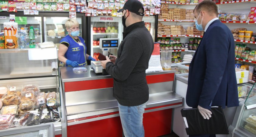 Российским магазинам разрешили экономить на чеках