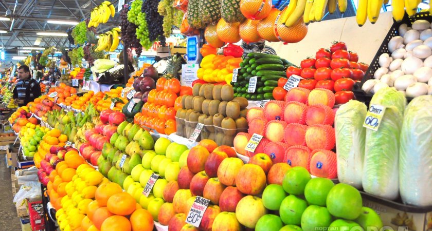 Ученый назвал ягоды и фрукты, которые могут привести к ожирению