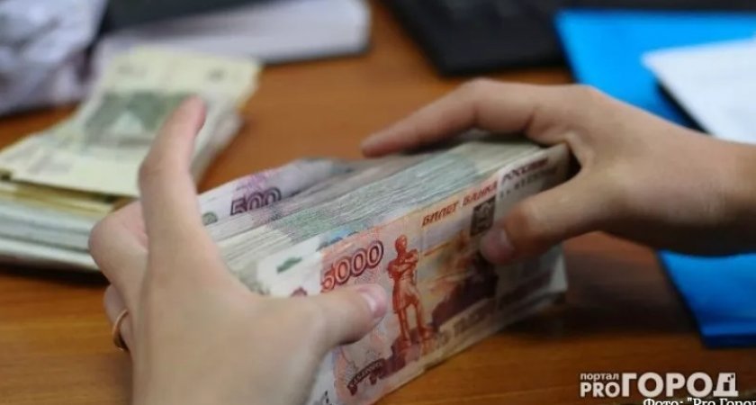 Сыктывкарка могла лишиться почти 700 тысяч рублей за продажу нелегальных часов "Шанель"