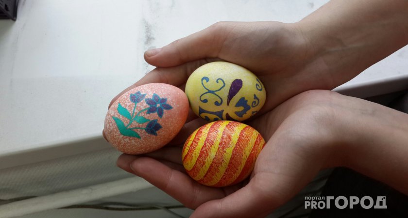 Жителей Коми попросили не украшать пасхальные яйца изображениями святых 