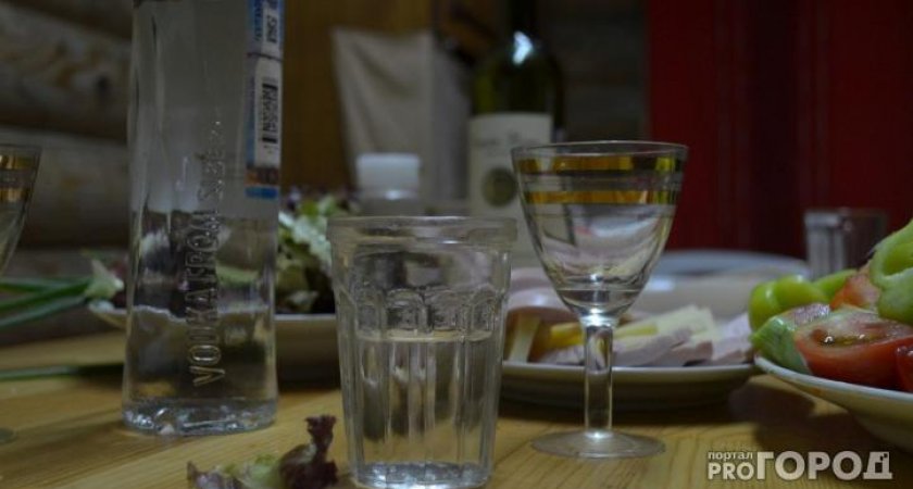Пенсионеру в Коми придется заплатить 50 тысяч рублей за бутылку водки