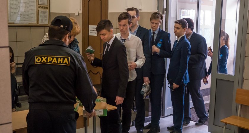 В Коми принимают меры по усилению безопасности в школах