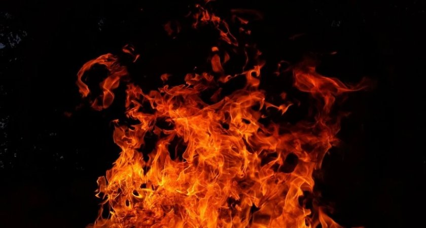 В Коми трудинспекция завершила расследование пожара цистерны около Кожвы