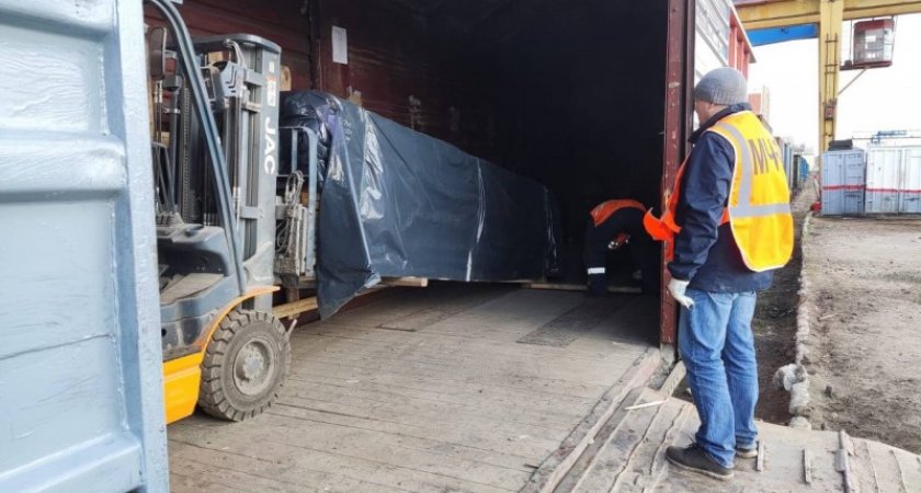 От жителей Коми в ЛДНР отправился целый вагон гуманитарной помощи