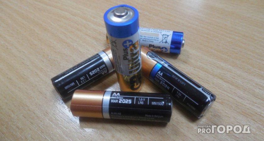 Дети из Коми продолжают глотать батарейки