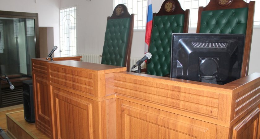 "Эту решетку они не украдут": двух сосногорцев буду судить за хищение решеток канализации 