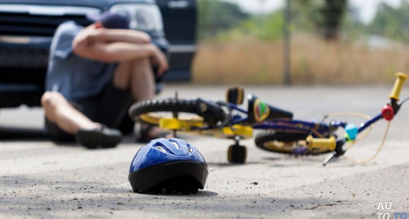В Коми автомобилист сбил во дворе мальчика-велосипедиста 