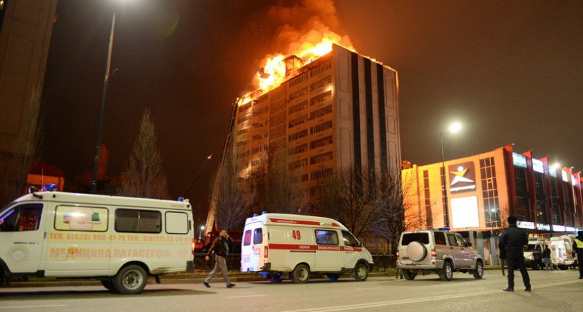 "Сами спаслись": в Коми сгорел еще один многоквартирный дом