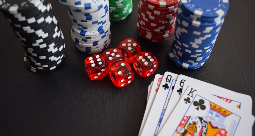 Онлайн покер на деньги: что необходимо изучить перед началом игры?