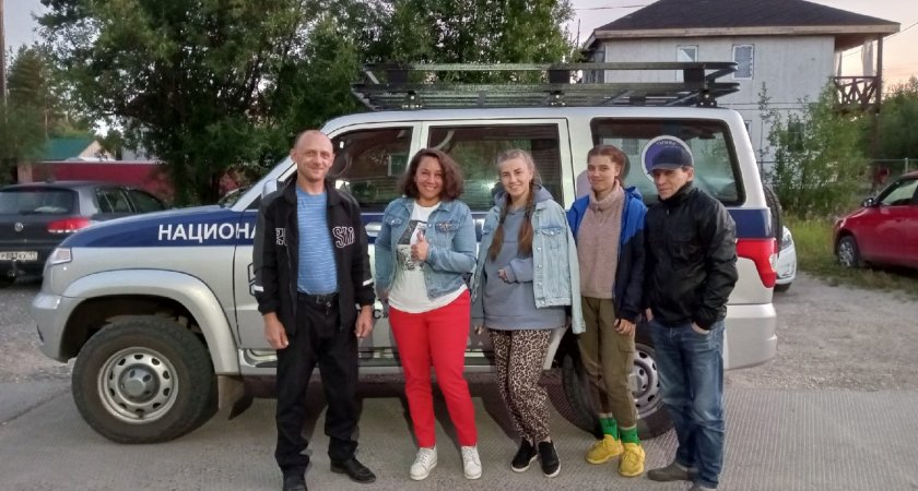 Ухтинские волонтеры вытащили застрявших в лесу путешественников 