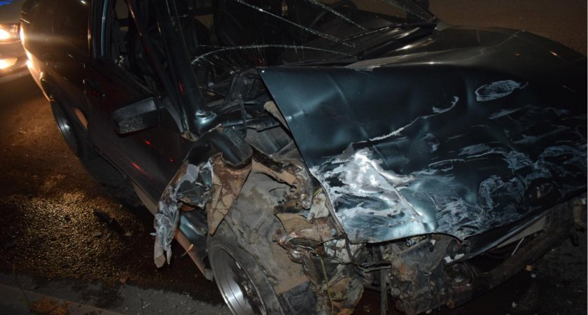 В Ухте на перекрестке проспекта Космонавтов и проезда Строителей произошло ДТП