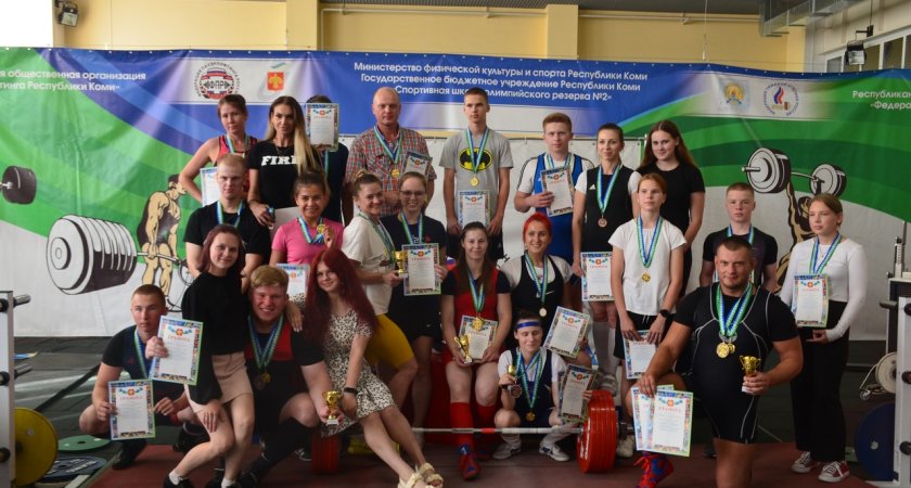 Ухтинские спортсмены взяли первые места в турнире по пауэрлифтингу