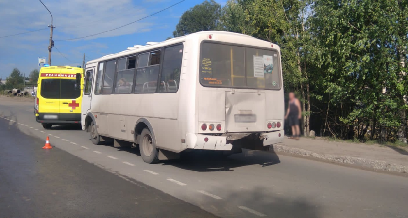 В Коми в результате ДТП с пассажирским автобусом пострадали четыре человека 
