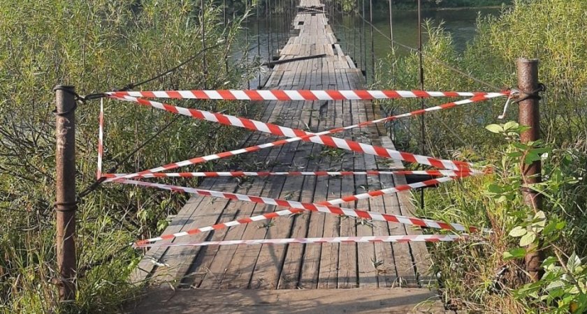 Обрушившийся в Сосногорском районе мост уже начали восстанавливать