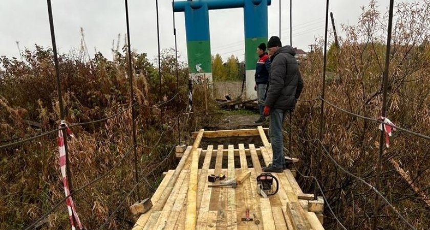 "Дождались!": ремонтные работы моста в Усть-Ухте завершаются