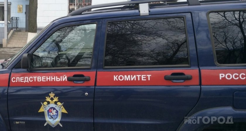 В Коми на рабочего свалились крыша и стены демонтируемого дома