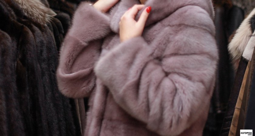 Ухтинка хотела продать шубу, но лишилась всех денег, что были у нее на карте