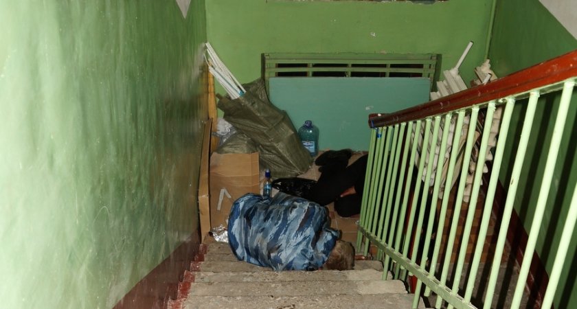 "Я тебе сейчас под дверь на*ру": как пьяницы не дают спокойной жизни ухтинцам