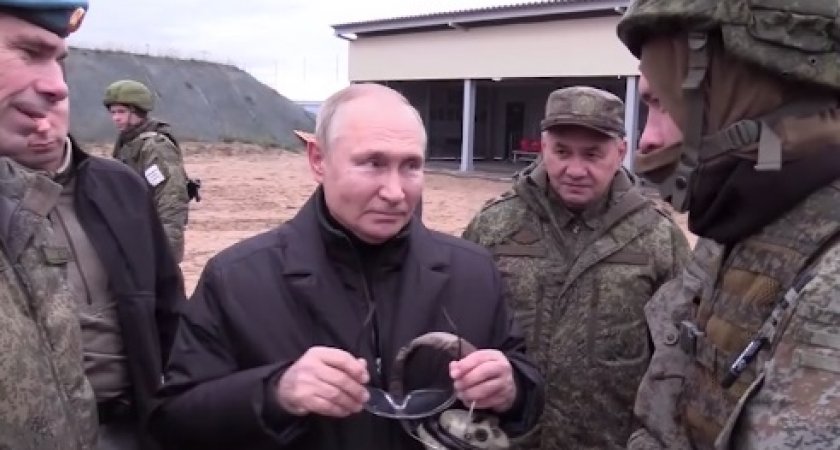 Владимир Путин совершил первое посещение части с мобилизованными