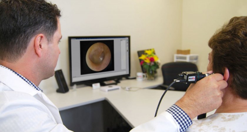 "Тараканы в голове": российским врачам пришлось доставать из уха мужчины живое насекомое