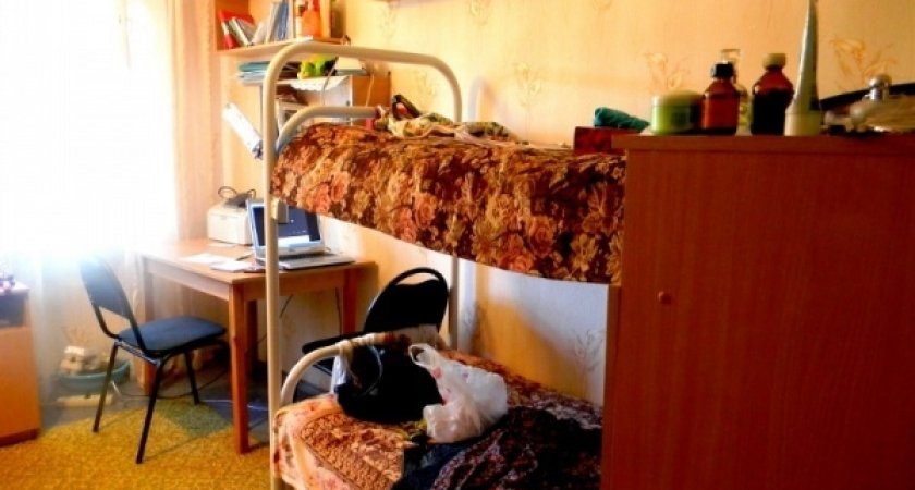 В Ухте студентов заподозрили в прыжках на кроватях: испорчены 69 предметов мебели