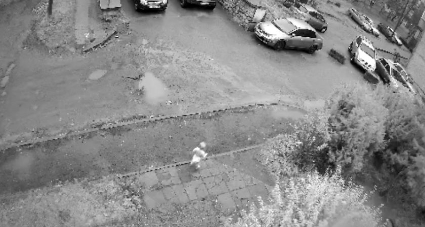 Полуторагодовалая девочка в одном подгузнике сбежала из детского сада