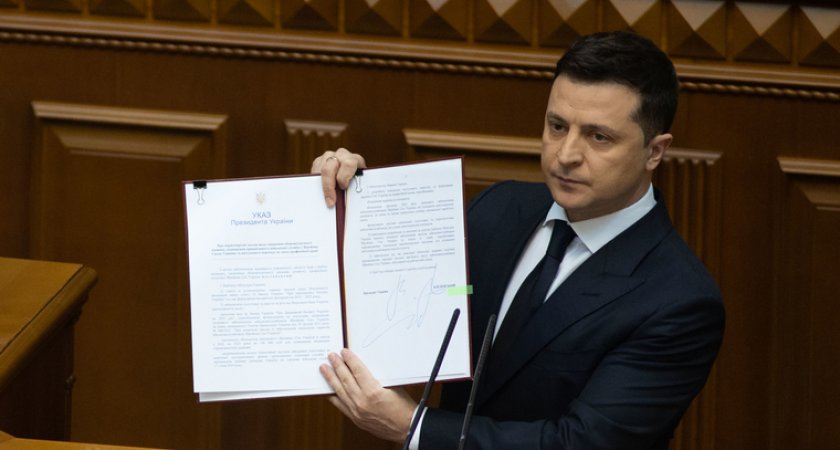 «Страшные тайны»: Экс-депутат Рады рассказал о распродаже территорий Украины