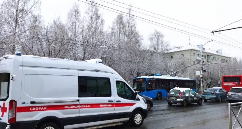 Фото к статье: В Ухте спасатели вытащили застрявшего в батарее мужчину
