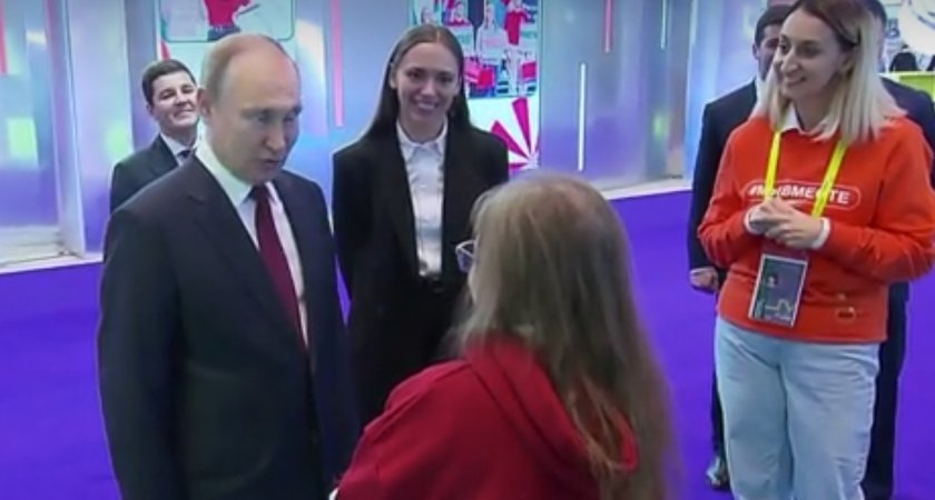 Владимир Путин напомнил жителям о вере приличных людей в Деда Мороза