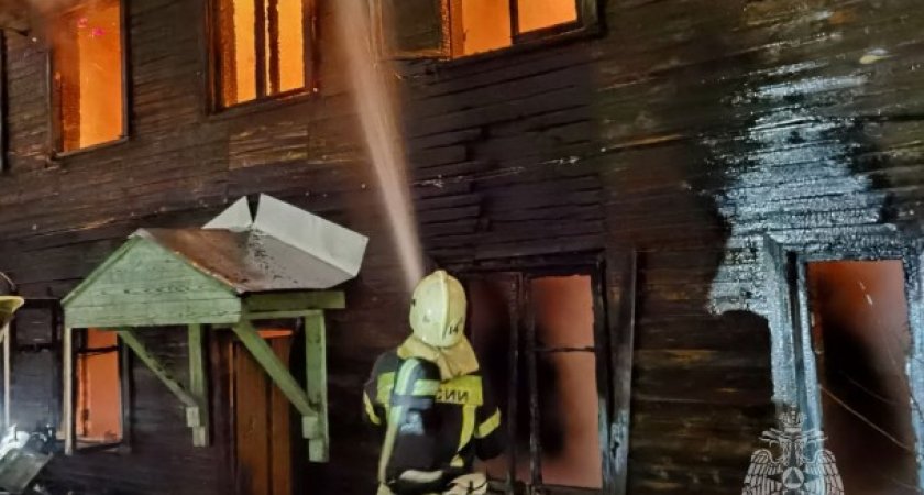 В Коми сгорел еще один многоквартирный дом