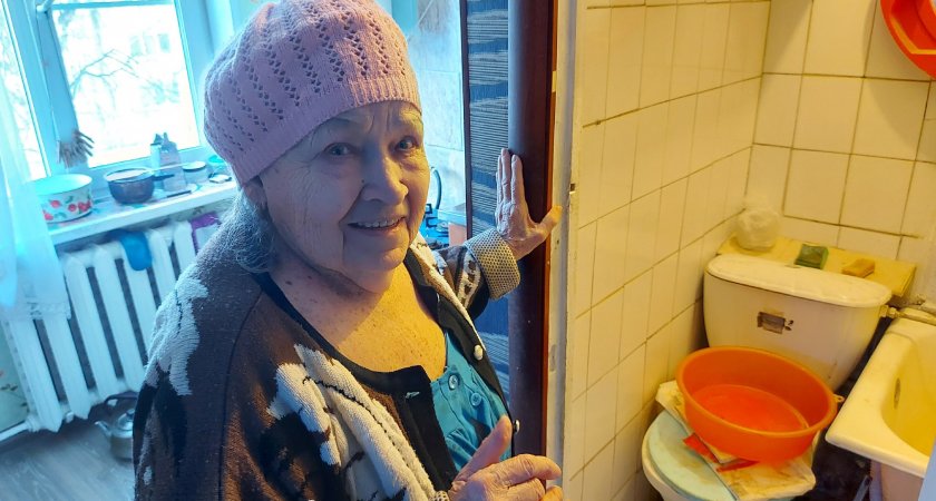 82-летней ухтинке пришлось более полугода справлять нужду в тазик