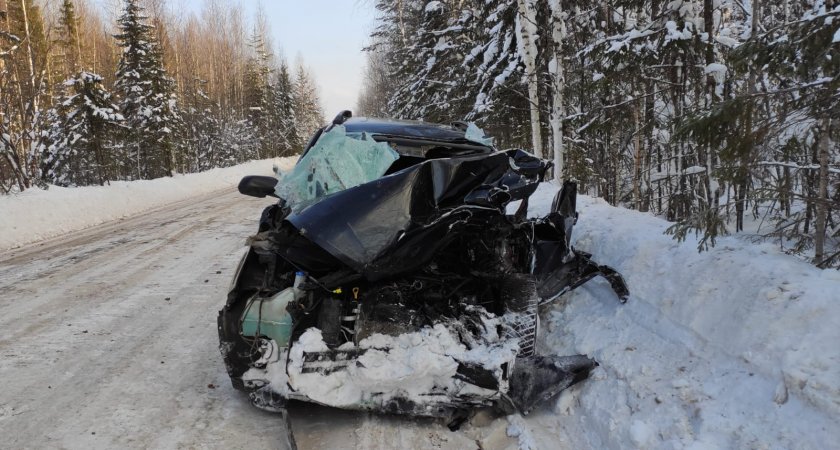 В Коми Hyundai влетел в грузовик — пострадали четверо человек