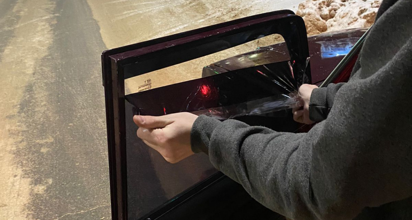 В Ухте более чем сотне водителей пришлось снять тонировку