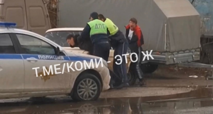 "Гнали по дворам, никого не видели": в Ухте произошло жесткое задержание двух подростков